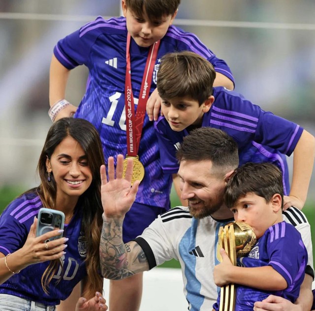 Messi và Fernando Torres: 2 nhà vô địch World Cup chung cách chọn vợ - Ảnh 7.