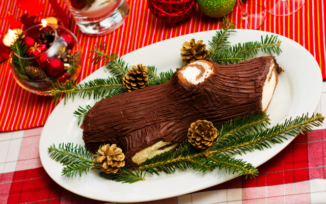 Tại sao trên thế giới món bánh trông như khúc gỗ lại trở thành huyền thoại trong đêm Giáng Sinh? - Ảnh 5.