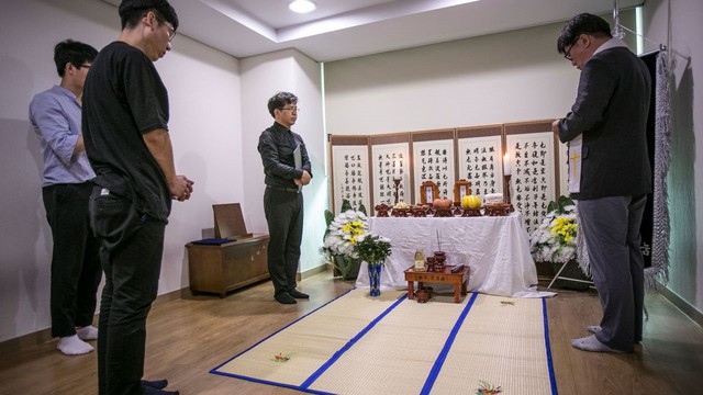 Không chỉ là “nỗi ám ảnh” của nước Nhật, những cái chết cô đơn đang gieo rắc kinh hoàng tại Hàn Quốc - Ảnh 1.