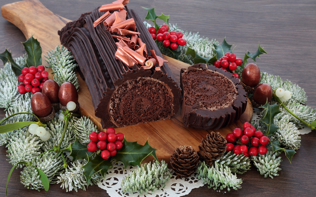 Tại sao trên thế giới món bánh trông như khúc gỗ lại trở thành huyền thoại trong đêm Giáng Sinh? - Ảnh 16.