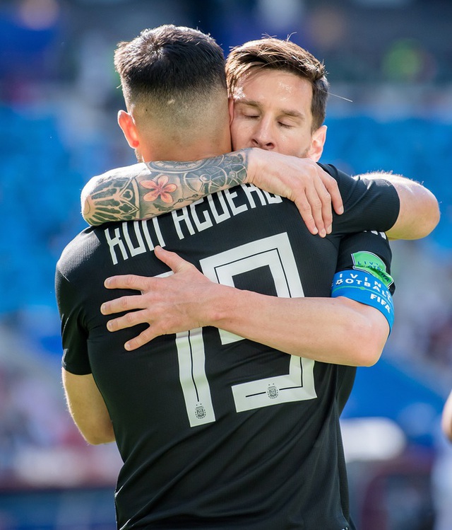 The Admirable Friendship of Messi and Aguero: Meeting Since Adolescence, Weathering Tragedies and Triumphs Side by Side for Nearly Two Decades 4