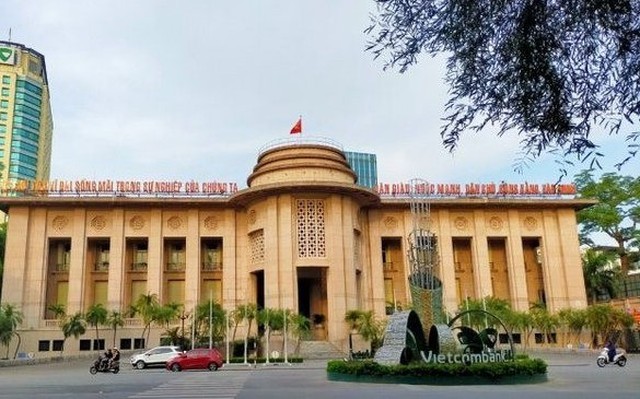 Ngân hàng Nhà Nước Việt Nam liên tục nâng cấp và cải tổ hệ thống tài chính để phục vụ tốt hơn cho sự phát triển kinh tế của đất nước. Hình ảnh về một ngân hàng hiện đại và tiên tiến cho thấy sự đổi mới và nỗ lực của ngành tài chính.