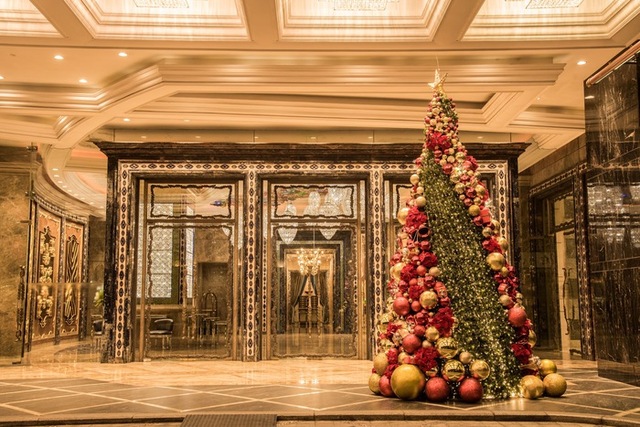 Bustling Christmas atmosphere in 5-star hotels and luxury resorts in Vietnam - Photo 11.