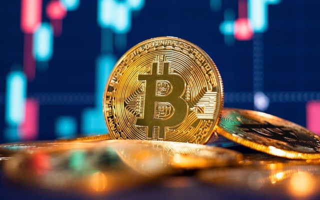 Bitcoin tăng nhẹ nhưng vẫn chưa thể chạm mức 17.000 USD.