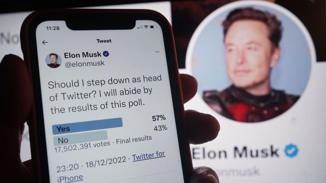 Elon Musk ví Twitter như chiếc máy bay đang lao xuống với động cơ bốc cháy - tương lai nào đang chờ đợi MXH này? - Ảnh 1.