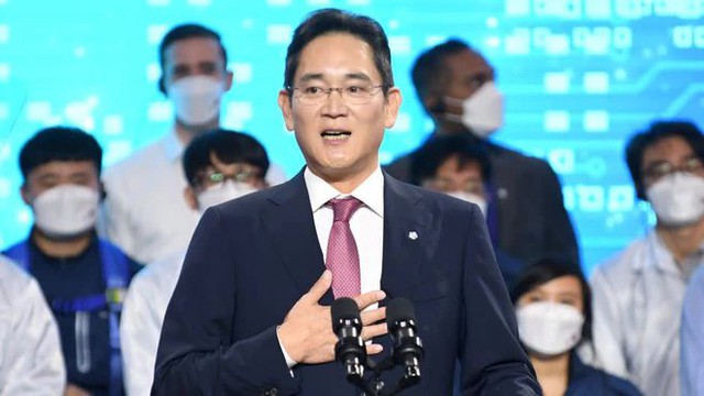 “Ông trùm” đế chế Samsung đang có mặt tại Hà Nội: Sở hữu tài sản 140 nghìn tỷ, nguyên mẫu của nam chính Cậu Út Nhà Tài Phiệt? - Ảnh 2.