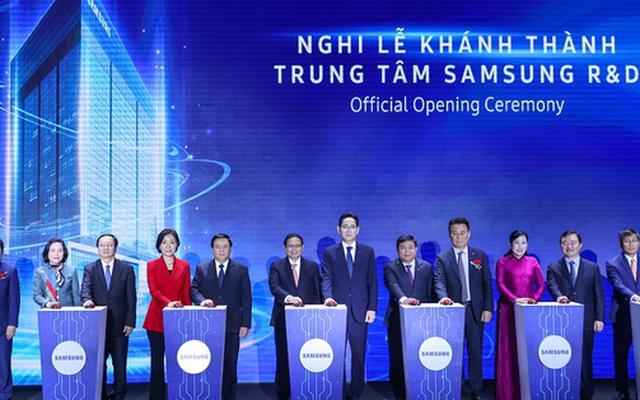 Thủ tướng Phạm Minh Chính dự lễ khánh thành Trung tâm Nghiên cứu và phát triển (R&D) của Samsung tại Việt Nam - Ảnh: VGP/Nhật Bắc