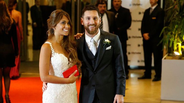 Hé lộ gia thế ‘khủng’ của vợ Messi - Ảnh 2.