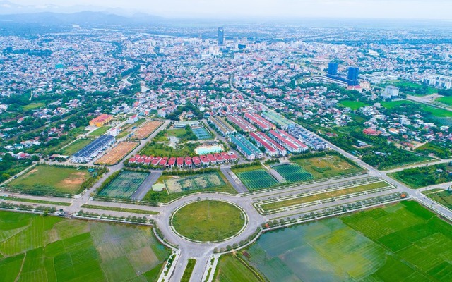 Việc phải đảm bảo 2 yếu tố phát triển đô thị và bảo tồn di sản là một trong các thách thức khi tỉnh Thừa Thiên Huế trở thành thành phố trực thuộc Trung ương. Ảnh: NT