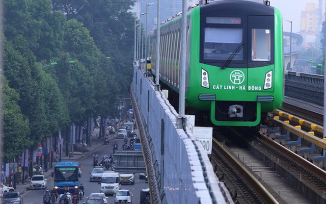 Tàu đường sắt Cát Linh - Hà Đông.