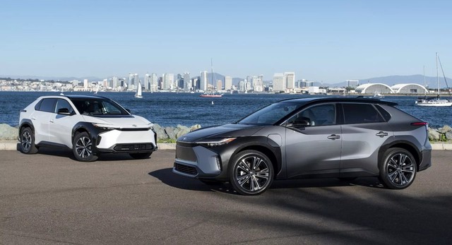 CEO Toyota lại phát ngôn gây bão, gọi ngành công nghiệp ô tô là ‘đám đông im lặng’ - nghi ngờ về tương lai xe điện nhưng không dám nói ra - Ảnh 2.