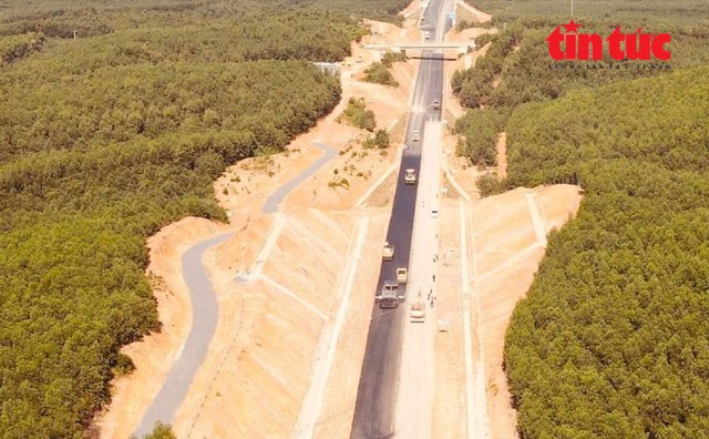 Dồn lực thông xe kỹ thuật 4 dự án trọng điểm trên cao tốc Bắc Nam 2017 - 2020 - Ảnh 15.