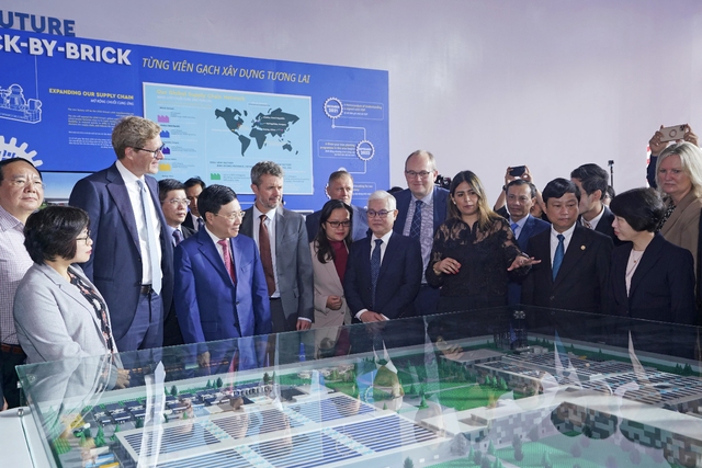 Sếp LEGO và những điều chưa kể về việc đặt nhà máy bền vững lớn nhất thế giới tại Việt Nam - Ảnh 9.