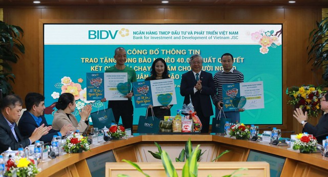BIDV dành 20 tỷ đồng tặng quà Tết cho người nghèo Xuân Quý Mão 2023 - Ảnh 2.