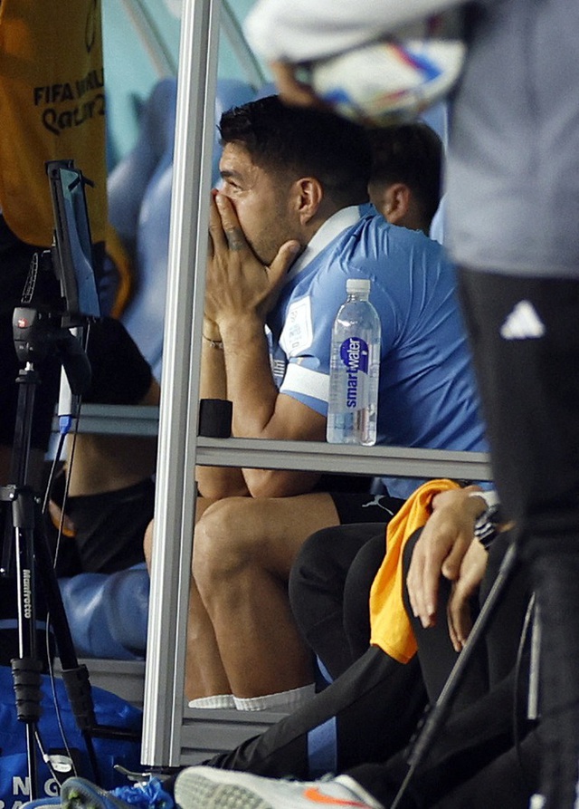  Những giọt nước mắt trái chiều của Suarez và Son Heung Min  - Ảnh 11.