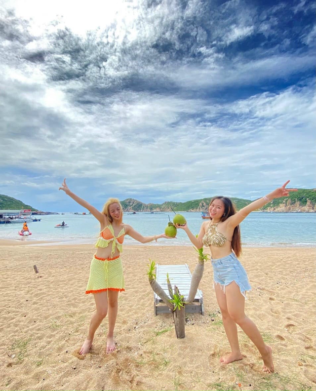 During the Lunar New Year, tourists in Ninh Thuan's sea enjoy the fresh weather and enjoy the beautiful scenery without any visitors - Photo 19.