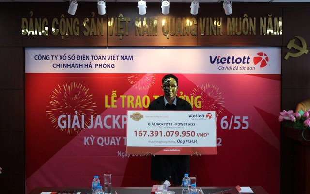 Vietlott lên tiếng trước nghi vấn cùng một người nhận 2 giải Jackpot Mega 6/45 tổng trị giá hơn 100 tỷ đồng?