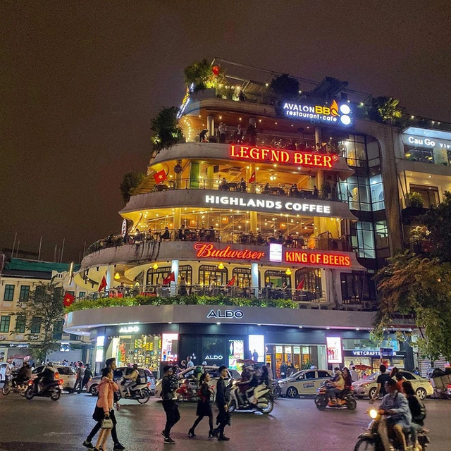 Không cần chen chúc vẫn có thể ngắm trọn countdown 2023 ở trung tâm Hà Nội với loạt quán cà phê dành cho hội mê quẩy - Ảnh 8.