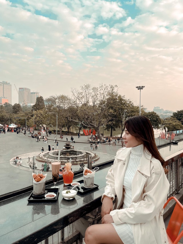 Không cần chen chúc vẫn có thể ngắm trọn countdown 2023 ở trung tâm Hà Nội với loạt quán cà phê dành cho hội mê quẩy - Ảnh 19.