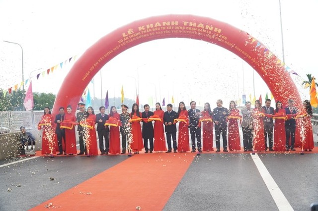 Khánh thành cao tốc hơn 7.600 tỷ đồng qua hai tỉnh Quảng Trị - TT-Huế - Ảnh 1.