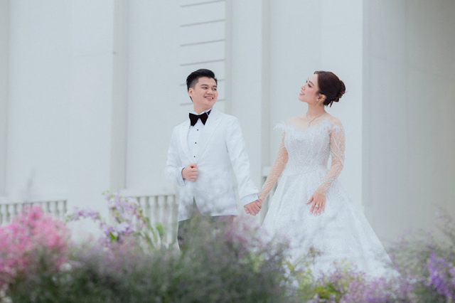 Choáng ngợp với hôn lễ khủng tốn nhiều triệu đô tại Kiên Giang - Ảnh 1.