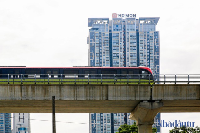 8 đoàn tàu metro Nhổn - ga Hà Nội vận hành thử trong môi trường hạn chế - Ảnh 6.