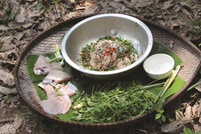 Những đặc sản ăn sống nổi tiếng khắp Việt Nam mà không phải ai cũng can đảm thử - Ảnh 7.