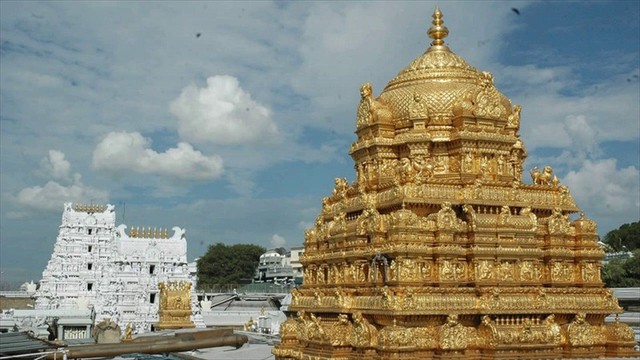 Một ngôi đền ở Ấn Độ sở hữu 10 tấn vàng cùng 20 tỷ USD tiền gửi ngân hàng, hàng loạt bất động sản đắt giá khắp cả nước: Nhờ đâu mà giàu có đến vậy? - Ảnh 4.