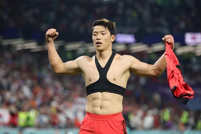 Chiếc áo lót theo dõi GPS của cầu thủ Hàn Quốc - Ảnh 2.