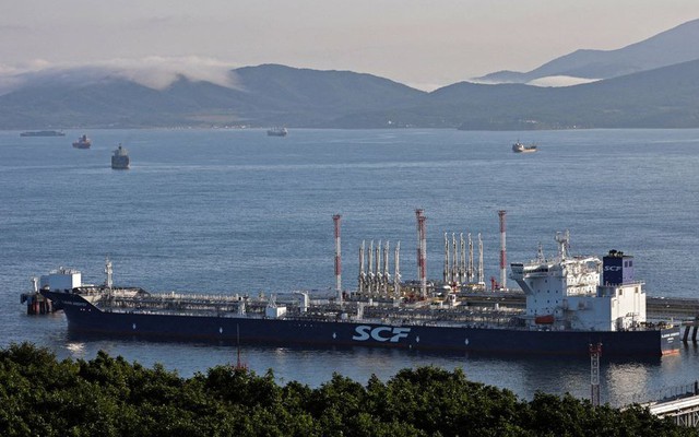 Tàu chở dầu Vladimir Arsenyev tại cảng Kozmino trên bờ Vịnh Nakhodka gần thành phố cảng Nakhodka, Nga ngày 12/8/2022. Ảnh: REUTERS