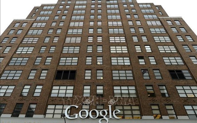 Biểu tượng của Google trên tòa nhà ở New York, Mỹ. Ảnh: AFP/TTXVN