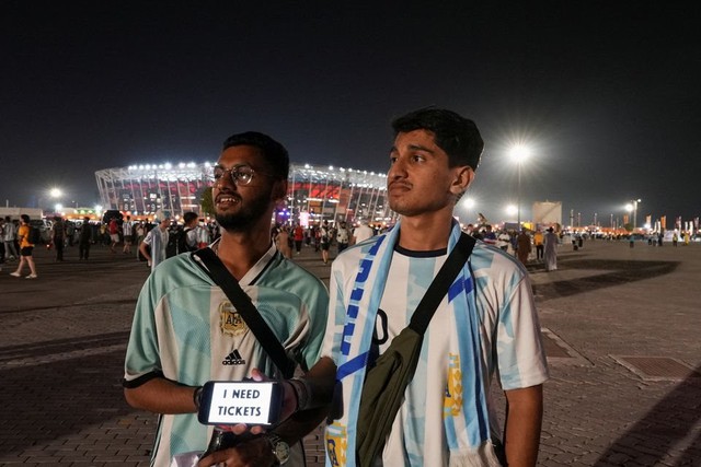 World Cup: nơi quy tụ các cò vé chuyên nghiệp từ khắp nơi trên thế giới, vé bán lại ăn chênh lệch lên tới 1000% - Ảnh 3.