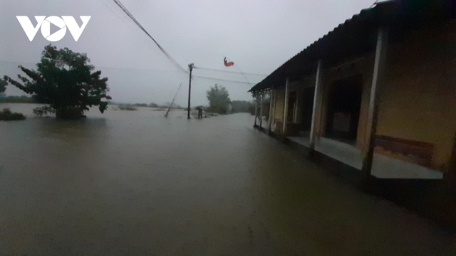 Thừa Thiên Huế: Một số vùng thấp trũng ngập lụt khi mưa lớn kéo dài - Ảnh 1.