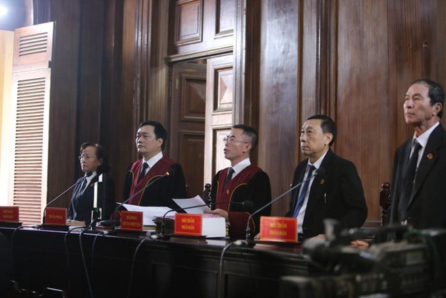 Hình ảnh ngày đầu xét xử cựu CEO Alibaba Nguyễn Thái Luyện và đồng phạm - Ảnh 12.