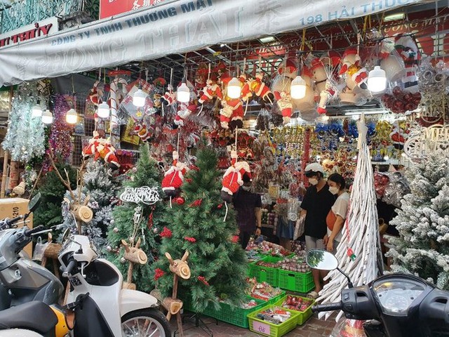 Chi tới 60 triệu đồng mua thông đi máy bay chơi Noel - Ảnh 3.