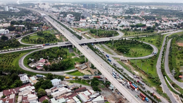 Chủ tịch UBND TP.HCM: Hoàn thành khép kín Vành đai 2 cùng với Vành đai 3 - Ảnh 4.