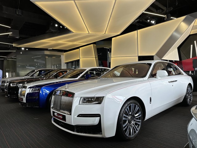 Thăm showroom bán nhiều hypercar cho người Việt tại Dubai: Choáng với loạt xe hiếm và đắt - Ảnh 12.