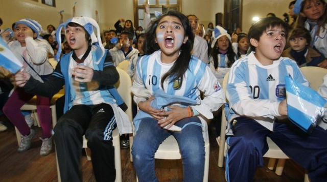 ‘Mỗi khi ĐT Argentina ra sân, cả đất nước chúng tôi như tê liệt’ - Ảnh 2.