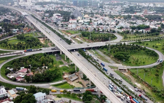 Chủ tịch UBND TP.HCM: Hoàn thành khép kín Vành đai 2 cùng với Vành đai 3