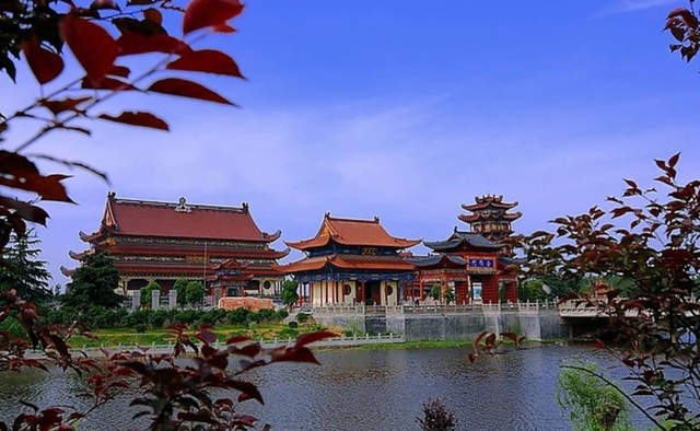  Không phải Thiếu Lâm Tự, đây mới là ngôi chùa to lớn bậc nhất Trung Quốc - Ảnh 1.