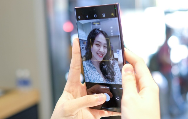 Cận cảnh Galaxy S22 Ultra -  liệu có xứng đáng ngôi vua smartphone Android? - Ảnh 8.