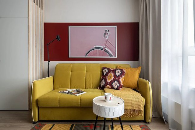 Mãn nhãn với không gian sống thanh lịch, tiện nghi trong căn hộ 22m² của người phụ nữ trung niên: Lối chơi ‘chọi’ màu vừa sang vừa ấm cúng - Ảnh 9.