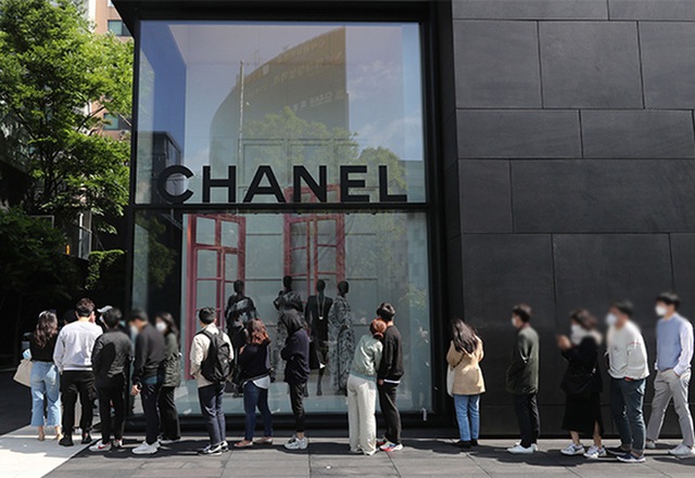  Chanel lại gắt với Hàn Quốc: Dân buôn hàng hiệu bị né như né tà - Ảnh 2.
