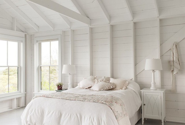 Tuy đơn giản nhưng một phòng ngủ đơn sắc trắng vẫn là niềm yêu thích của biết bao chị em - Ảnh 10.