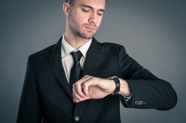 10 quy tắc đeo đồng hồ làm nên phẩm chất quý ông: Thanh lịch đến từ từng chi tiết, người sành điệu cũng chưa chắc nắm rõ - Ảnh 4.