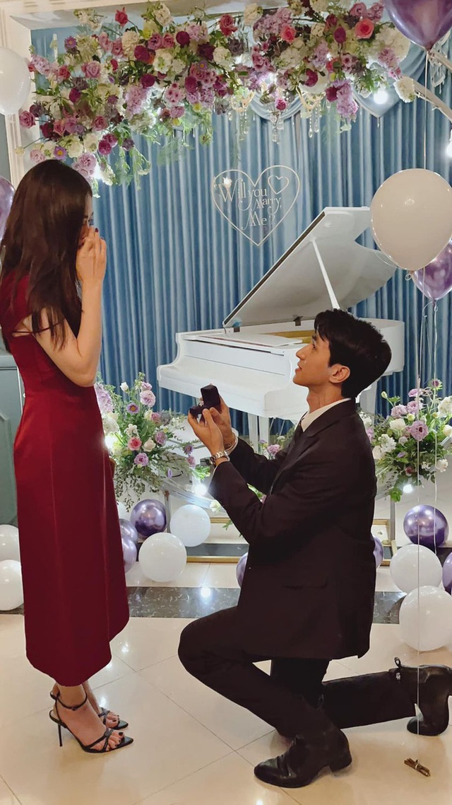 Ngay trước thềm Valentine, 1 Á hậu xinh đẹp, gương mặt quen thuộc của VTV được cầu hôn: Trước khi nói lời đồng ý, nàng không quên hỏi một câu - Ảnh 2.