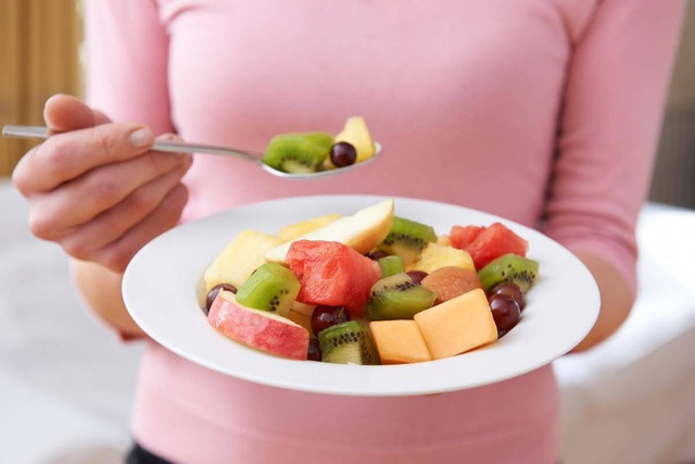 6 thói quen sau ăn cực hại cho hệ tiêu hoá: Thói quen số 1 cực nhiều người mắc - Ảnh 1.