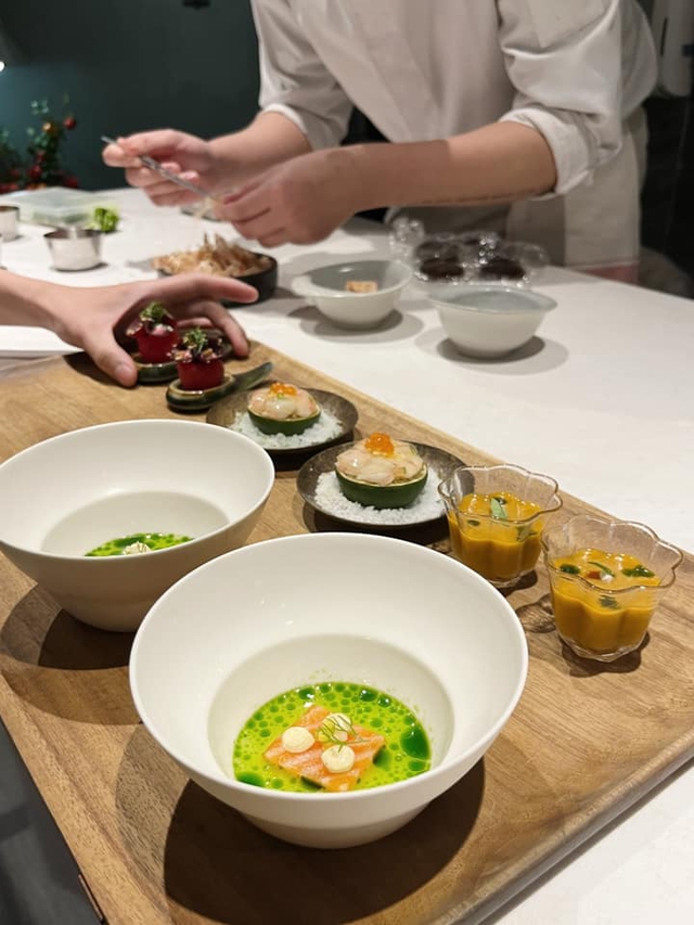 Chân dung đầu bếp trẻ lọt Forbes Vietnam under 30 năm 2022 : Từ bếp phụ không lương xứ Bắc Âu đến chủ nhà hàng đặc biệt, giúp thực khách trải nghiệm một thế giới khác - Ảnh 4.