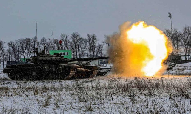 Động thái đặc biệt của Nga ở biên giới Ukraine, Anh cảnh báo cực kỳ nguy hiểm - Ảnh 2.