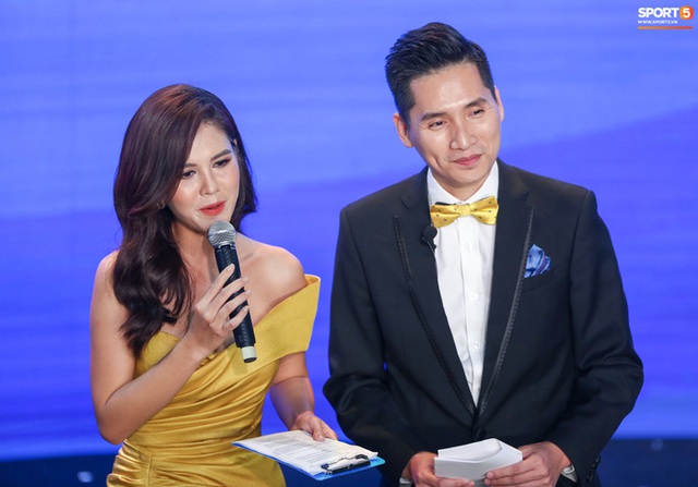 Lễ trao giải Quả bóng vàng Việt Nam 2021: Một hoa hậu trở thành khách mời đặc biệt - Ảnh 1.